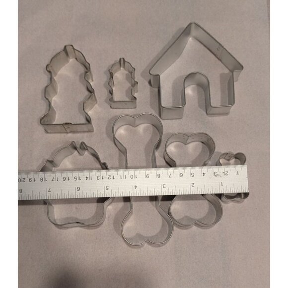 Dog Themed Cookie Cutter Set Dog House Bone fire Hydrant - Picture 6 of 13